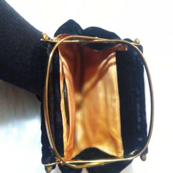 Vintage Black Velvet purse - Picture 3 of 8